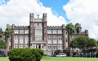 loyola-u via AlissalaKerr/Shutterstock