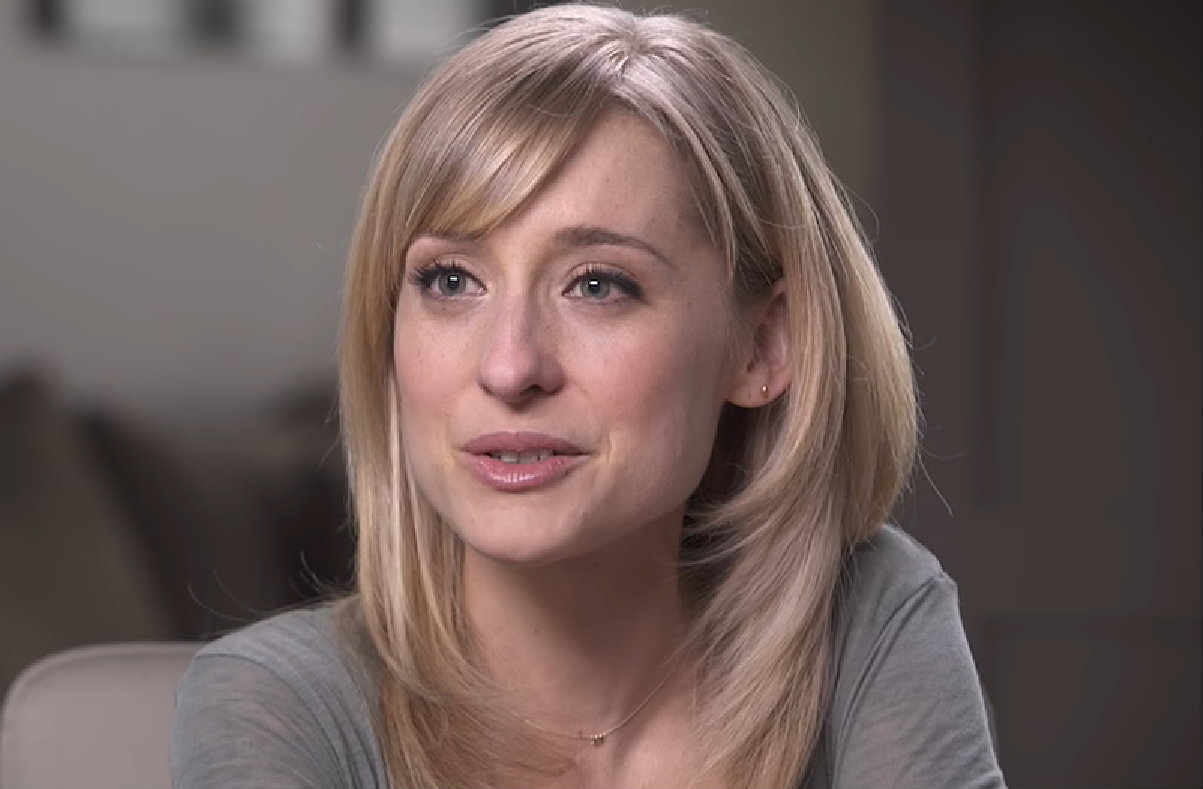 Smallville Actress Allison Mack Arrested For Nxivm Allegation Law And Crime