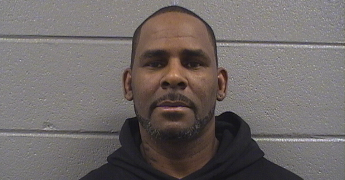Mustache Older Daddy Fucked Girl - Victim Met R. Kelly at Child Porn Trial: Prosecutors | Law & Crime