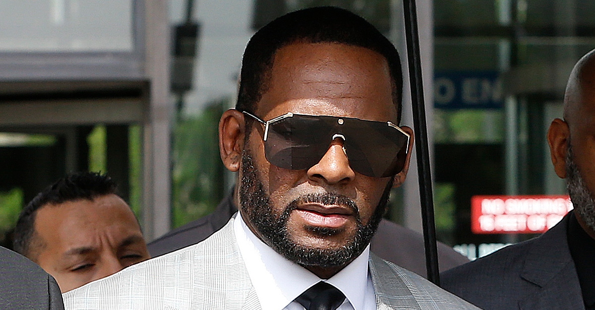 A photo shows R. Kelly leaving court.