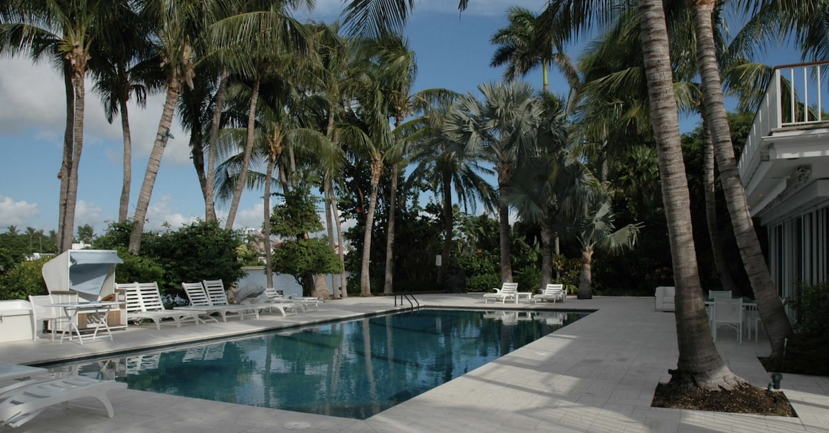 Jeffrey Epstein's Palm Beach pool