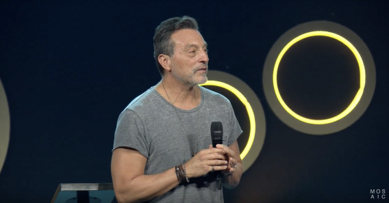 erwin-mcmanus-preaching